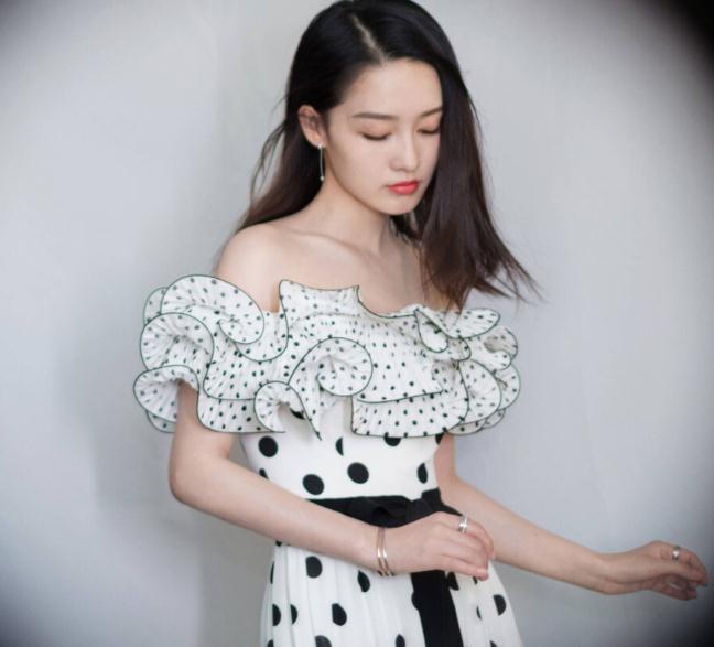 李一桐和李沁照片对比(李沁和李一桐是同一个人吗) 李一桐和李沁照片对比(李沁和李一桐是同一个人吗)